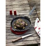 Staub Cast Iron Grill Pan with Foldable Handle 28cm - Image 4