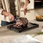 Joseph Joseph Cut & Carve Chopping Board Black - Image 2
