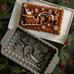Nordic Ware Santa's Sleigh Loaf Pan - Image 2